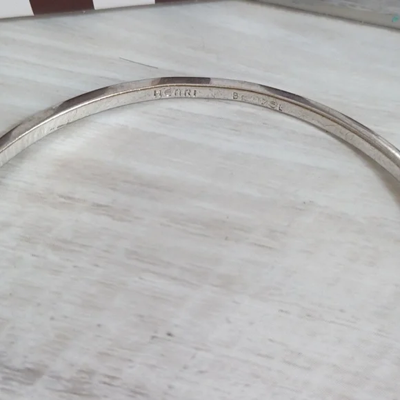 Henri Bendel Bangle - Picture 4 of 6